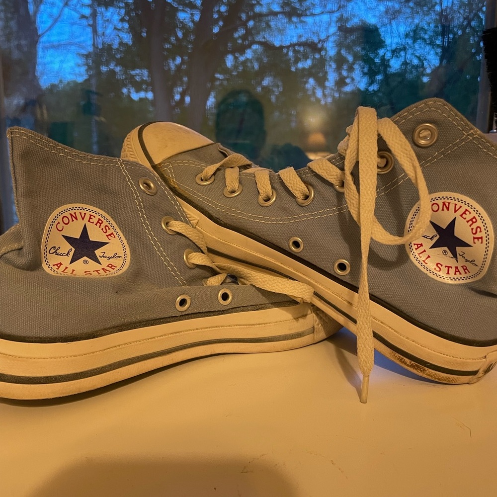 Converse Chuck Taylors size 7